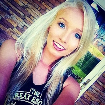 hi im Alexzandria LeAnne im 17 Single.. follow me on intsagram @alexclouse …