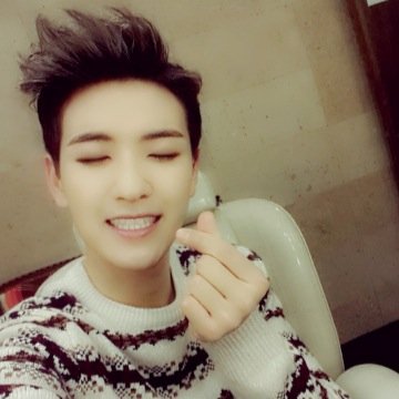 HyukJin, Vocalist dei 100%~