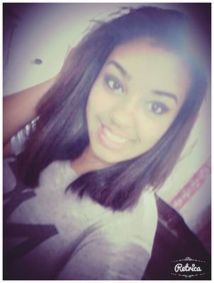 Muitas palavras não indicam necessariamente muita sabedoria  ok , ;* agoora segui , que sigo de volta !