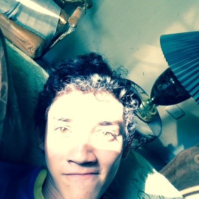 Hey tu! 
Si tu! 
Si no sigues a Dios no eres nada! 
Despertidicias el oxigeno!