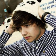 @90NiallJ