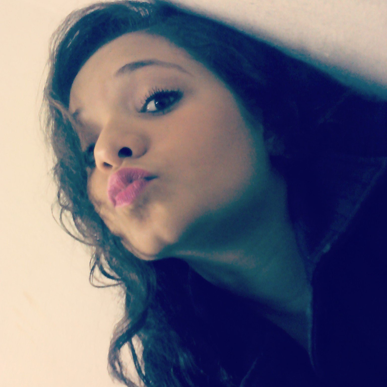 Você é o motivo dos meus sorrisos,meu conforto,a minha força,meu porto seguro.Você é que me faz feliz,VOCÊ É TUDO PRA MIM ! DEUS ♥