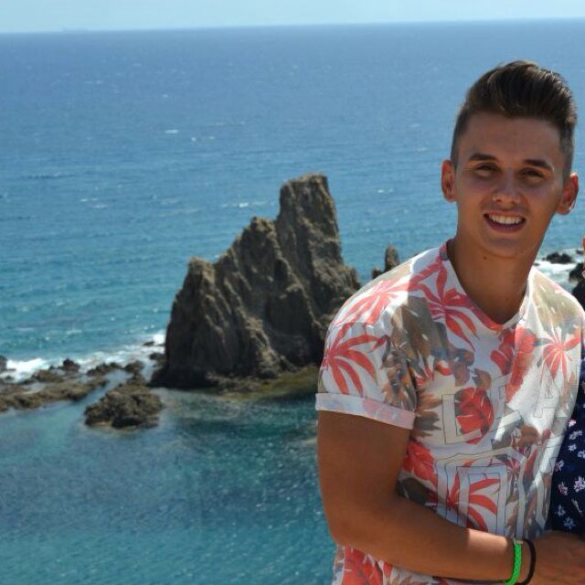 VictorPreciado9's profile picture. Una vida de gloria bien vale un momento de dolor. Atletico de Madrid.