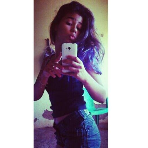 ∞ ღ∞ sou desastrada, não tenho o corpo perfeito,me esqueço das coisas rápido,gosto muito rápido das pessoas,meu cabelo é bagunçado