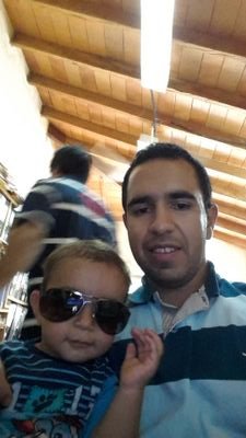 Estudio en la U.C.A., trabajo en el Estudio Contable MOLINE, tambien soy Dist. Indep. HERBALIFE, y tengo una hermosa FAMILIA a la cual ADORO..¡¡