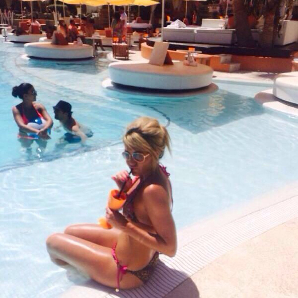 zaraburford's profile picture. 