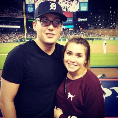 emilio_botello's profile picture. 20. Love me some food, huge sports fan , and a even bigger fan of my wonderful woman Ana M. Aguilar ♡