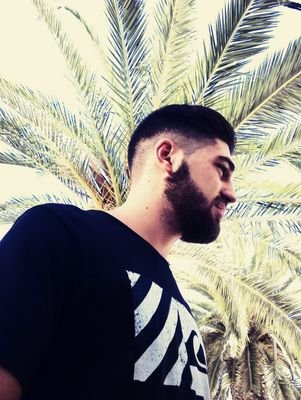 Un loco que busca sentido y razón, a lo que tal vez no tenga ni razón ni sentido. Estudiante de Arquitectura