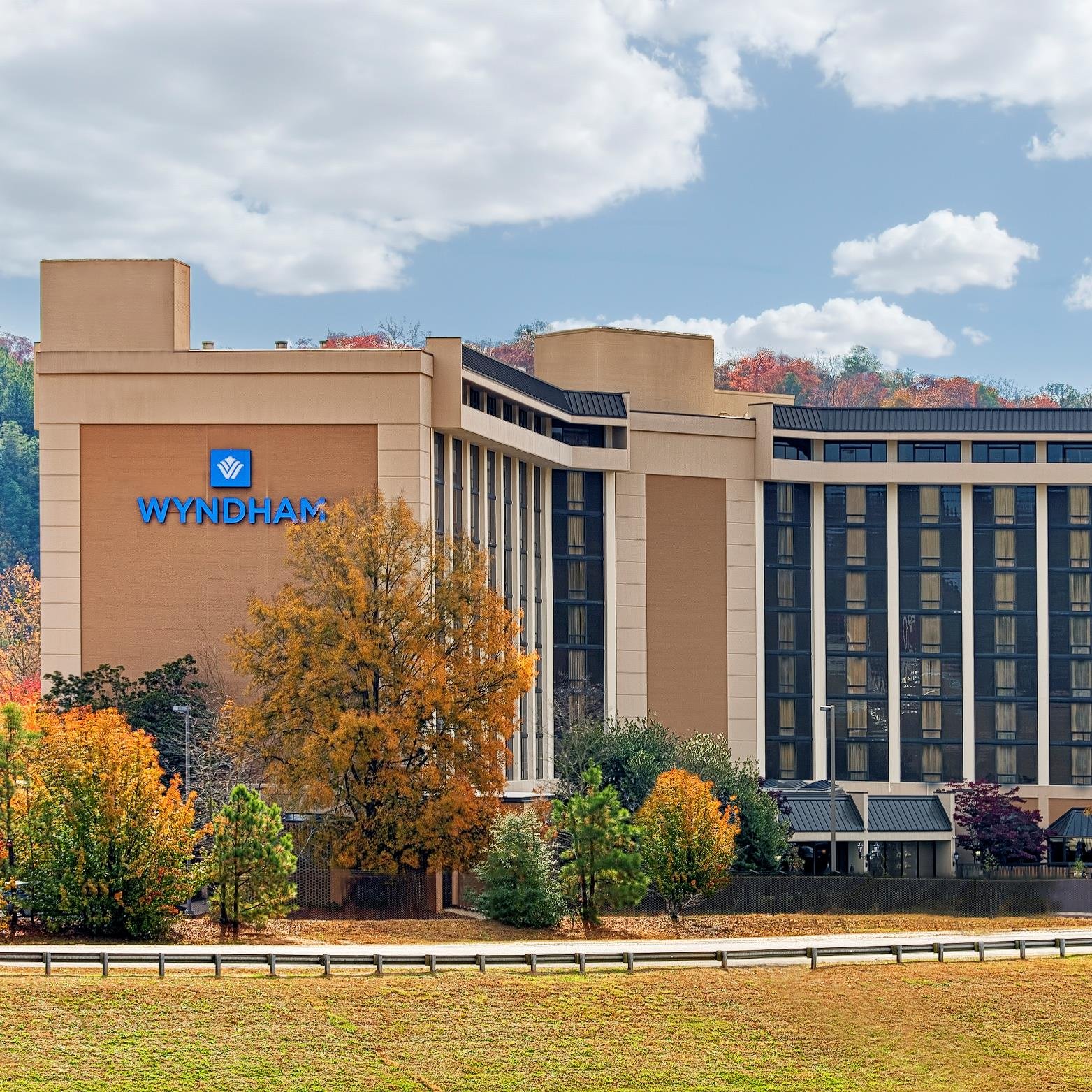 WynAtlGalleria's profile picture. 