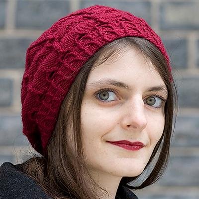 AsselKnits's profile picture. Julia - knitting and graphic designer. Finds beauty in many places. Loves nature, especially small critters.