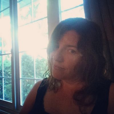 leigh73's profile picture. 