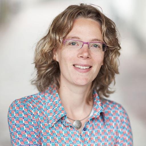 Schrijft voor kinderen maar geen kinderachtige kost. Vlotte pen & Plakkerig toetsenbord. Bijziend & Reukblind.