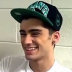i gave you a free follow, so can you please rt this link and tag zayn? means a lot me, thank you!!