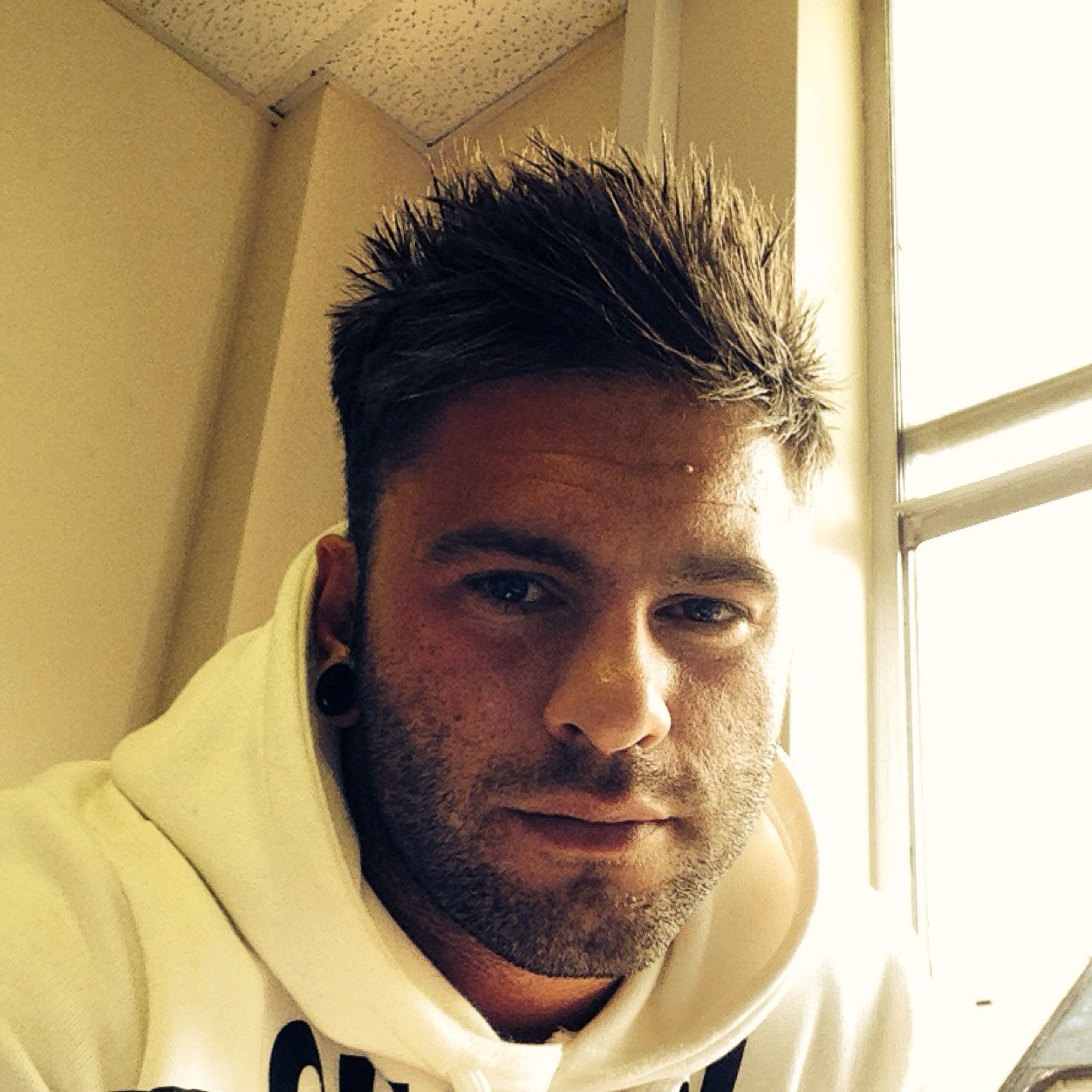 JamesDJ1987's profile picture. When life gives you lemons make lemonade Insagram jamesfox1987