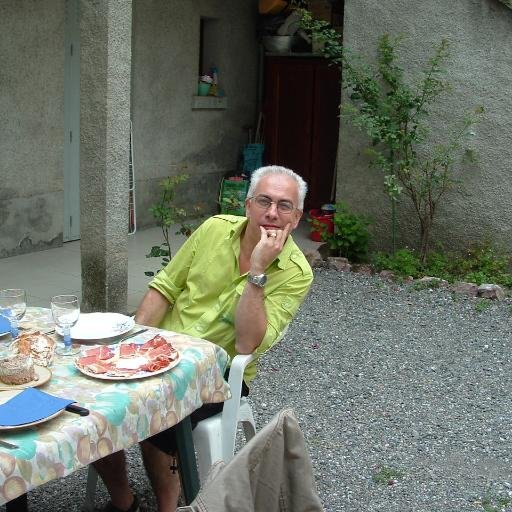 Fufu2016's profile picture. Cadre à la Poste Service Courrier Colis
Pratique le badminton
A pratiqué le cyclisme,fan de rugby et de sport en général 
Aime la lecture la musique et le ciné