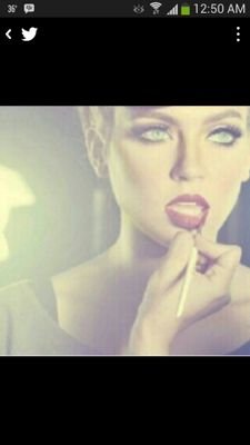 من أجمل عطايا الله ....ابنتي....في أبتسامتها أرى الحياه أجمل وأروع...الهي لاتحرمني اياها..
