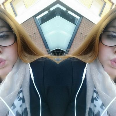 Let your smile change the world, don't let the world change your smile ♡  / fuck it , i'm young ♡