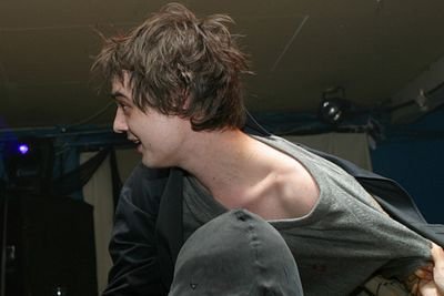 itschromo's profile picture. politicizzo anche quello che mangio. 
germanista 21enne, polemica più di Lessing e san simoniana come Heine.