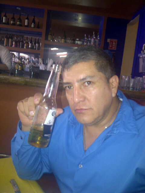 Nací en el hogar de mis papás.Seré un potro al q nadie domó solo los años.