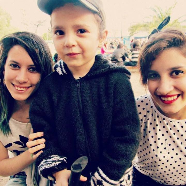 Madre de dos Hijas que Quiero Mucho. Belen futura gran veterinaria de toda la zona sur. Y Lujan futura modelo de toda la Argentina y el Mundo♥