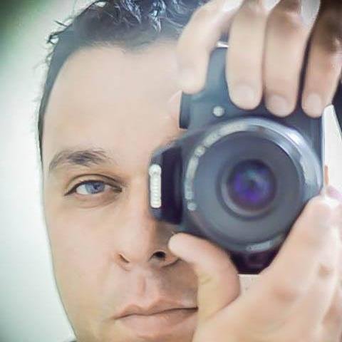 Software Engineer - NCR Food Service, desenvolvimento de software p/restaurantes e similares. Hobby:fotografar. Adoro animais.