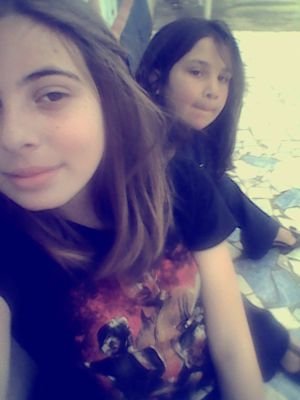 adoro twd sou fã da banda imagine dragons tenho 12 anos gosto de filmes paranormais  melhores amigas Grazi e Rayane 3 3