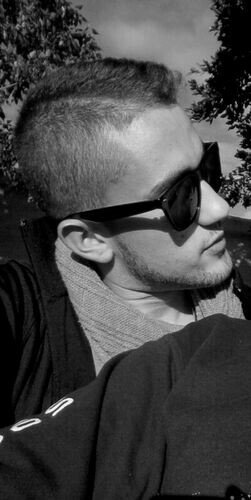 Antigua Cuenta:(@ valenravesoria). Techno,Garage,Deep House,Hard-Techno,Hardtek,Bass,Dub,Drum&Bass,Jungle,Raggae,Rock(puede q me deje algo)Love The Music.