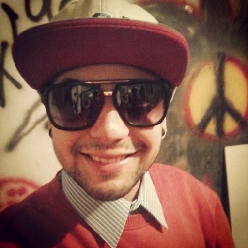 whats: 82778048
