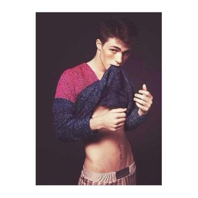 unfcrgettable's profile picture. Love is hard to find. It's not like planting a tree though. It's completely different. [RP]