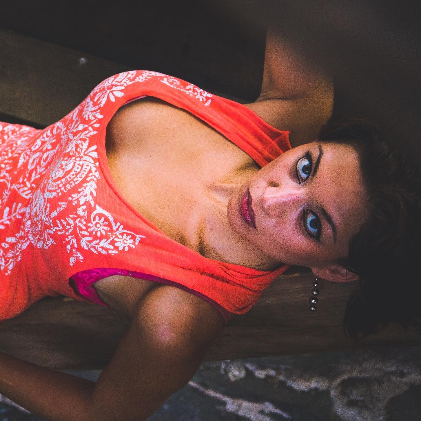 Model / Actress / Entrepreneur