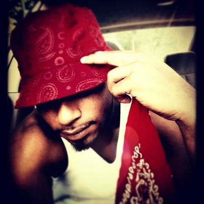 truth》 I hate the when niggas nd bitches act as if they the reales fuckin ppl on earth y'all lyin asses need to stop go look in the mirror nd cut BULLSHIT out