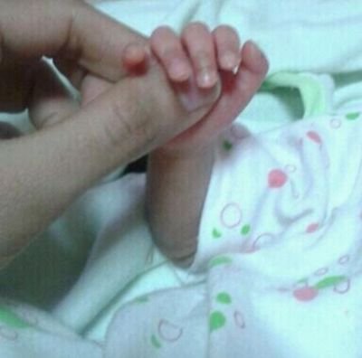 مع من نُحب ، نجد في أبسط الاشياء .. فرحاً .. ♡
