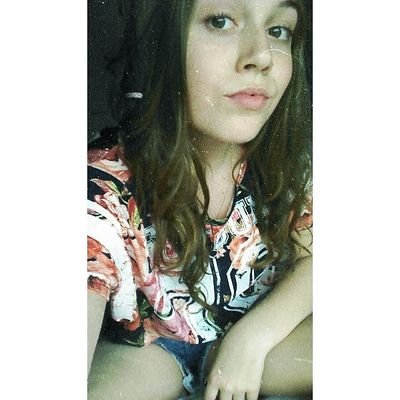 We're happy,free,confused and lonely at the same.Lovatic,azalean,arianator,efeito colateral,selecionada,potterhead...