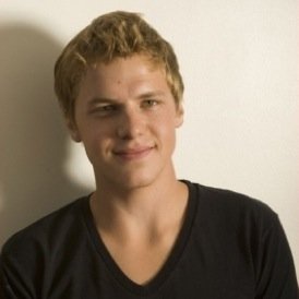 Hey I'm Charlie I'm the newbie in the Kree pack I'm a shape-shifter and my best friends are Fray and Tyra