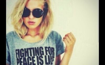my  name is Sarah 
I love Paris♡
age '17' 
my  birthday is 18 September
I love my boyfriend♡