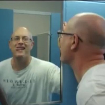 #parodyaccount
i am the bald jesus