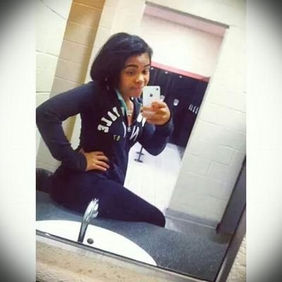 Im Just a Young , Pretty Female  Chasing Her Dreams ✈ & Trying To Succeed