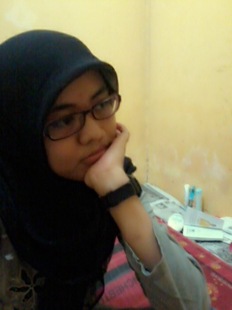 I'm just an ordinary girl. Sometimes I'm lazy. I get bored. I get scared. I feel ignored. I feel happy. I get silly. 