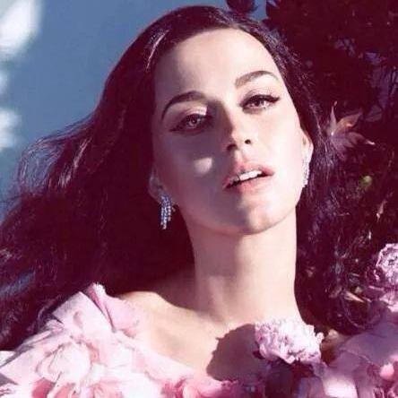 Sou KatyCat com o maior orgulho, eu gosto muito dela ! Ela é minha paixão .. ♥