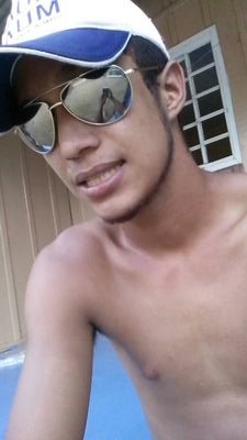nao quero riquero riqueza quero apenas ter vc do meu lado e ser feliz