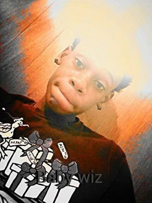 I'm 17
I'm a dancer from alabama 
Follow me on ig @baby_wiz3 
I bone break, pop, wave, tutt