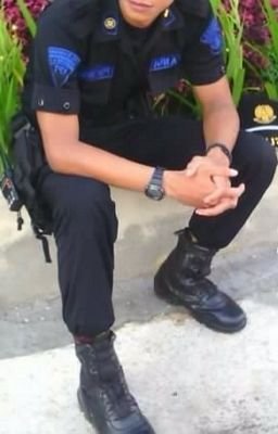 aku harus sukses..dan akan ku beli mulut mereka yang telah menghina ku..