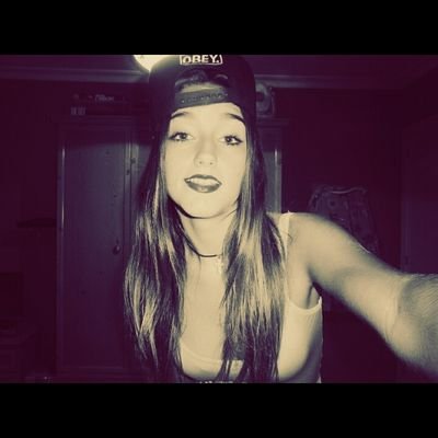 AinhoaMoyaFlore's profile picture. Dando por culo desde el 2 de octubre del 2000|Que solo quiero una vida junto ati.♚|♡|hablan de ti,pero en el fondo quieren ser como tú.