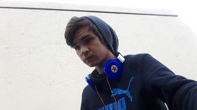 Im 17 a Dj/Producer I Step I Graffiti Follow me and I will follow you back:P
