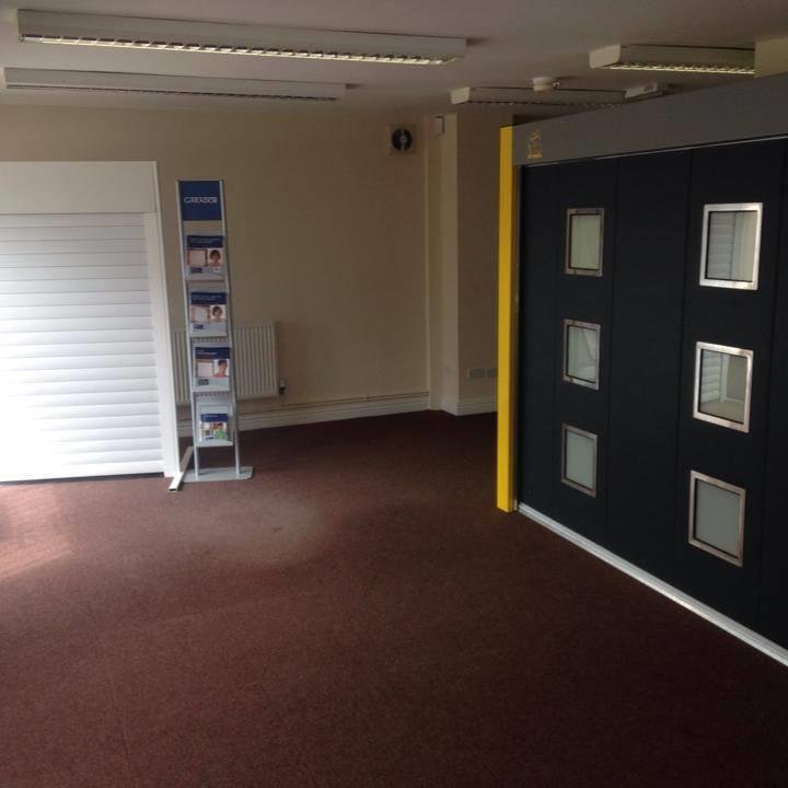 81 town street sandiacre NG10 5DS.            tel:01159440022