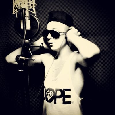 Cantante De Reggaeton De FAST ON RECORDS. Seguire Luchando Por Mi Sueño Cueste Lo Que Cueste. Mi Gente Antes Que Todo