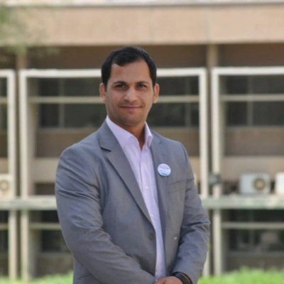‏المرء يُعرف في الانام بفعله ، وخصائل المرء الكريم كأصله، أصبر على حلو الزمان ومره واعلم بأن الله بالغ أمره ✋