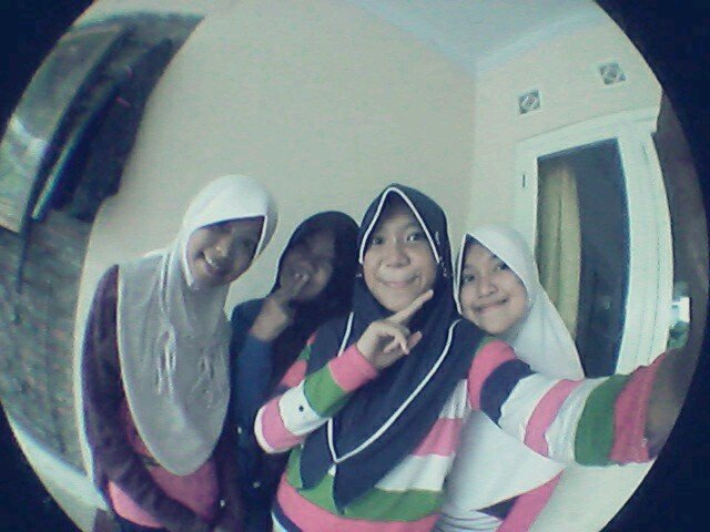 MTs wasilatul falah^^    04september2001   follback? just mention