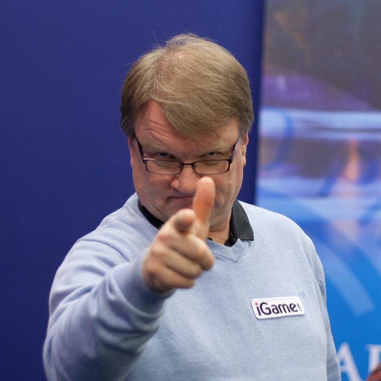 Pokerimediassa jo vuodesta 2006. Yritän päästä sinne, missä kortit ovat kulloinkin ilmassa...