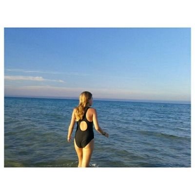 AfiladoraPego's profile picture. La poesia dels teus ulls, el erotisme dels teus llavis.